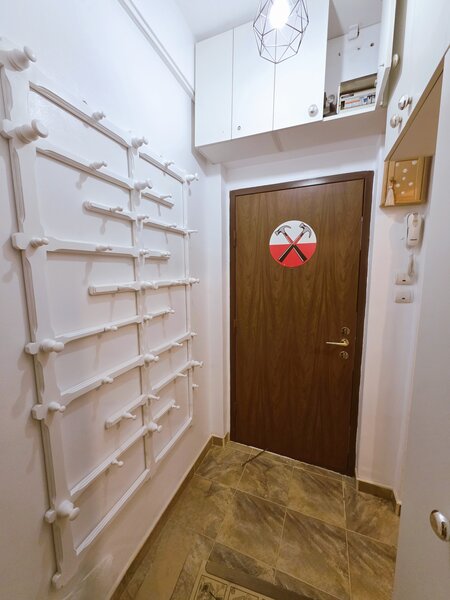 Calea Victoriei Cismigiu etaj 5 bloc consolidat